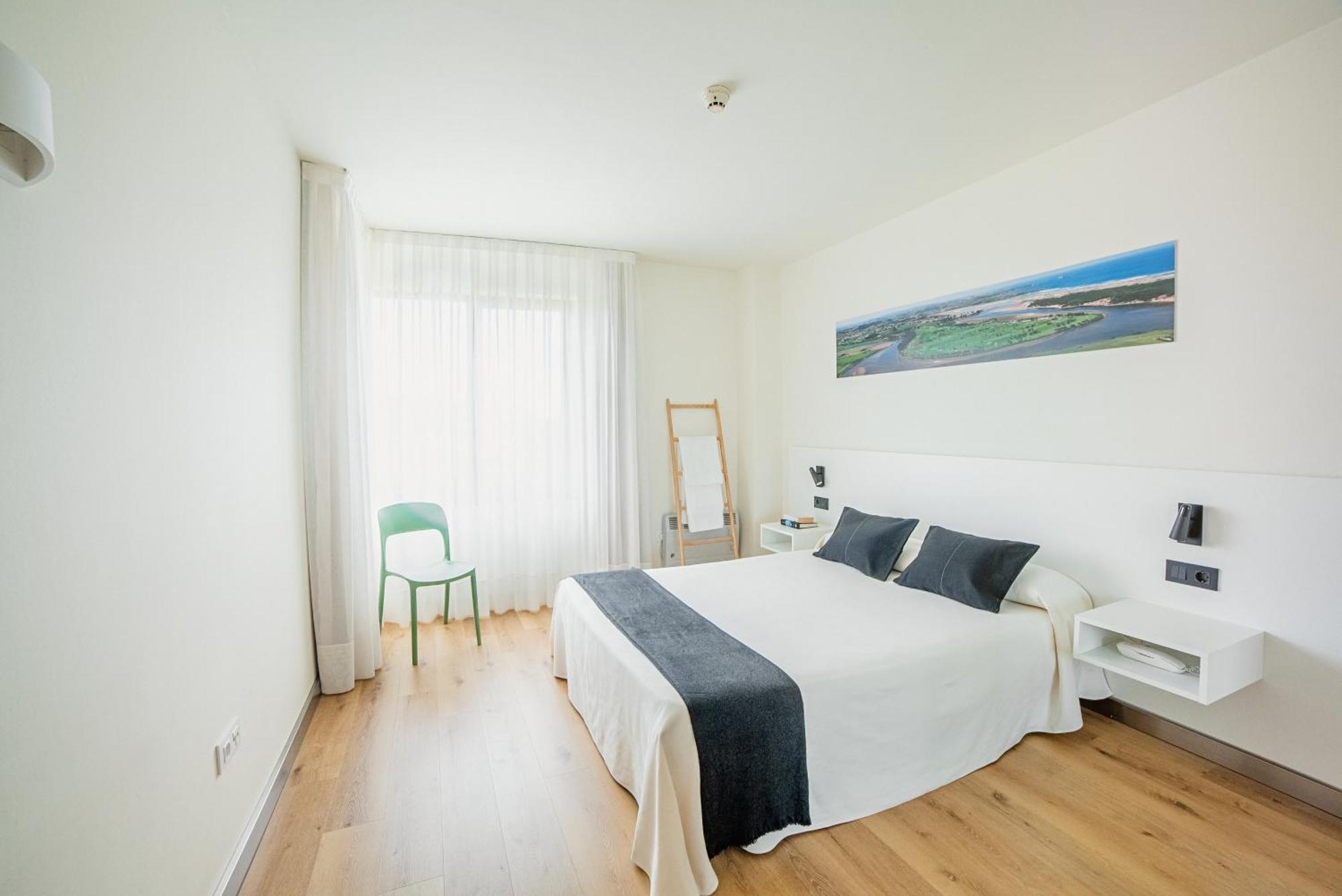 Playas De Liencres - Hotel & Apartamentos Boó de Piélagos Extérieur photo